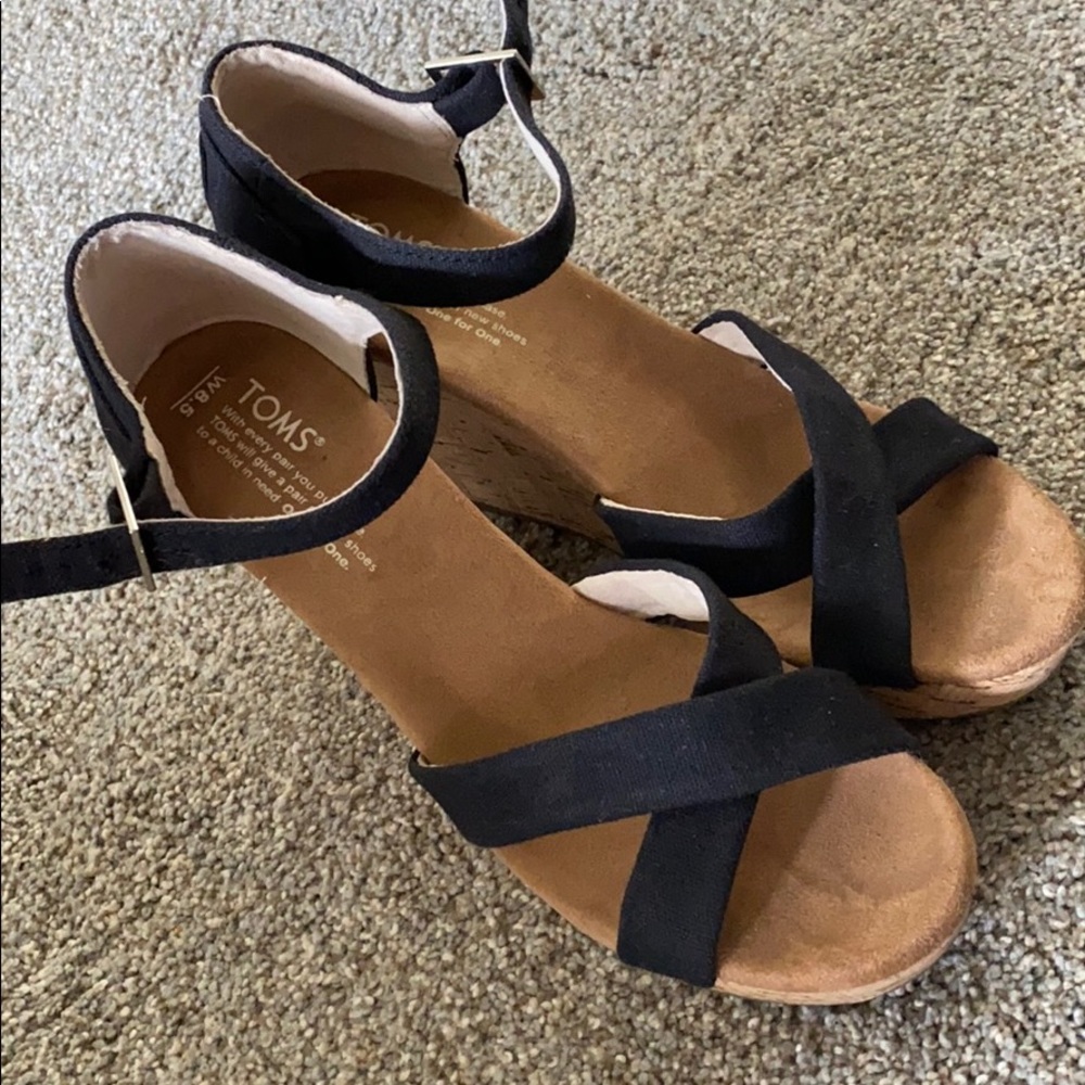 Toms wedges